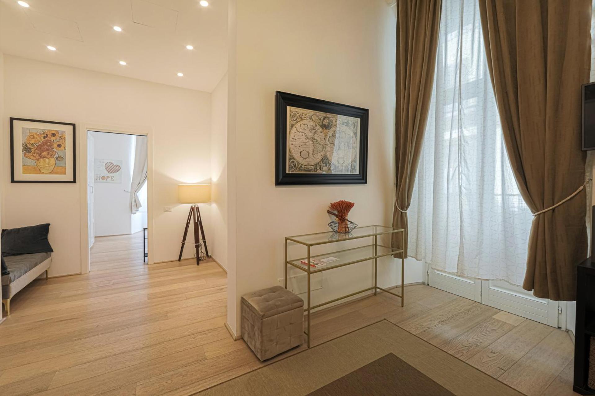 Deluxe In The Heart Of * Florencia